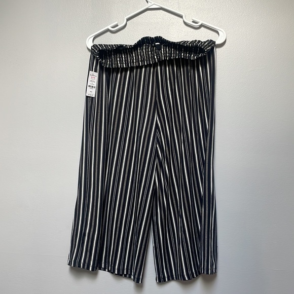 Wide leg- to the shin soft pants - Picture 2 of 3